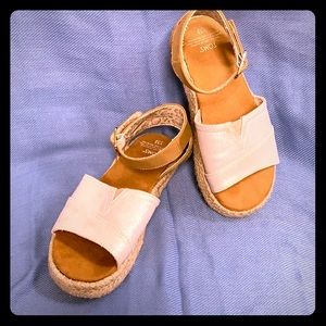 Toms sandals